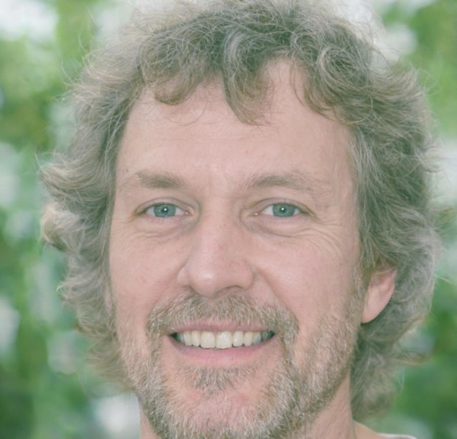 Hjalmar Lindqvist, Finanzanalyst und Gründer von Abrixeniro